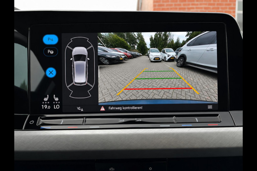 Volkswagen Golf Variant 1.5 eTSI Life Business Automaat Trekhaak Airco ECC Navi Carplay Adaptive Cruise Control Full LED Stoel/stuurwielverwarming PDC VA Camera DAB Virtual Cockpit Privacy Glass