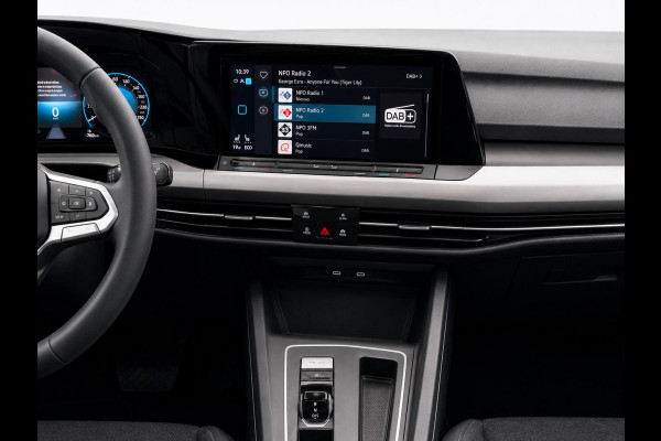 Volkswagen Golf Variant 1.5 eTSI Life Business Automaat Trekhaak Airco ECC Navi Carplay Adaptive Cruise Control Full LED Stoel/stuurwielverwarming PDC VA Camera DAB Virtual Cockpit Privacy Glass