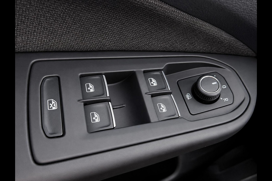 Volkswagen Golf Variant 1.5 eTSI Life Business Automaat Trekhaak Airco ECC Navi Carplay Adaptive Cruise Control Full LED Stoel/stuurwielverwarming PDC VA Camera DAB Virtual Cockpit Privacy Glass