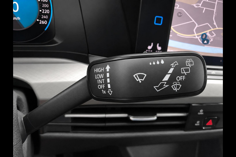 Volkswagen Golf Variant 1.5 eTSI Life Business Automaat Trekhaak Airco ECC Navi Carplay Adaptive Cruise Control Full LED Stoel/stuurwielverwarming PDC VA Camera DAB Virtual Cockpit Privacy Glass