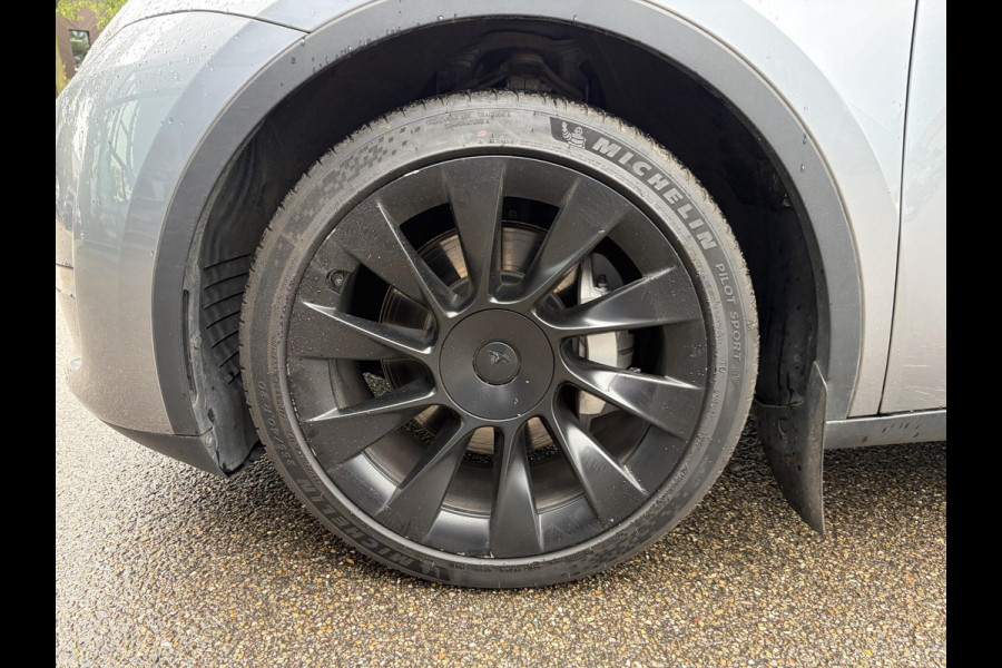 Tesla Model Y Long Range AWD 75 kWh SOH 97%| QUICKSILVER!| TESLA FABRIEKSGARANTIE TOT 05-2027/ 80.000KM | FABRIEKSGARANTIE OP ACCU & AANDRIJFLIJN TOT 2031 OF 192.000 KM |