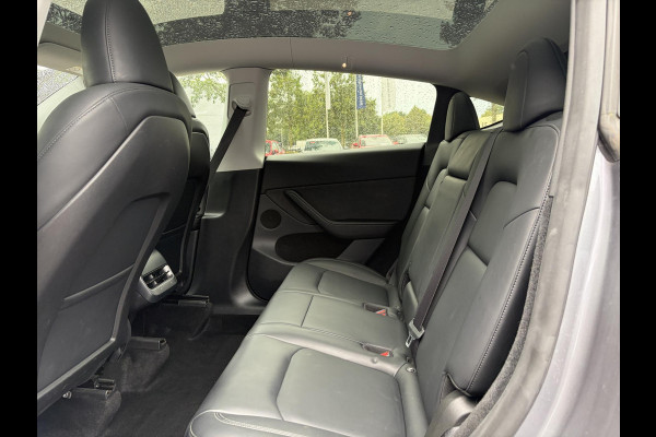 Tesla Model Y Long Range AWD 75 kWh SOH 97%| QUICKSILVER!| TESLA FABRIEKSGARANTIE TOT 05-2027/ 80.000KM | FABRIEKSGARANTIE OP ACCU & AANDRIJFLIJN TOT 2031 OF 192.000 KM |