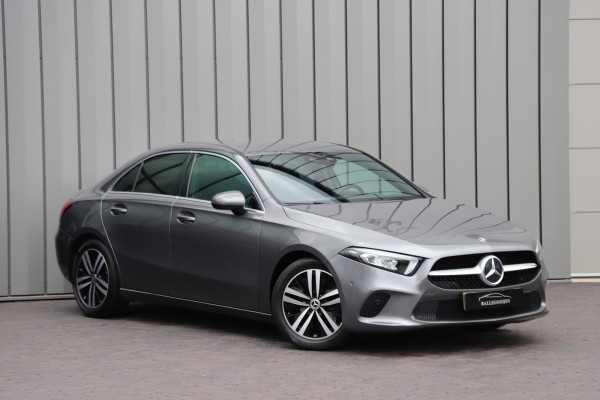Mercedes-Benz A-Klasse 180 Business Solution Luxury | 136PK | Sfeerverlichting+ | Stoelverw. | Widescreen | Camera | Clima | Carplay | 2020.