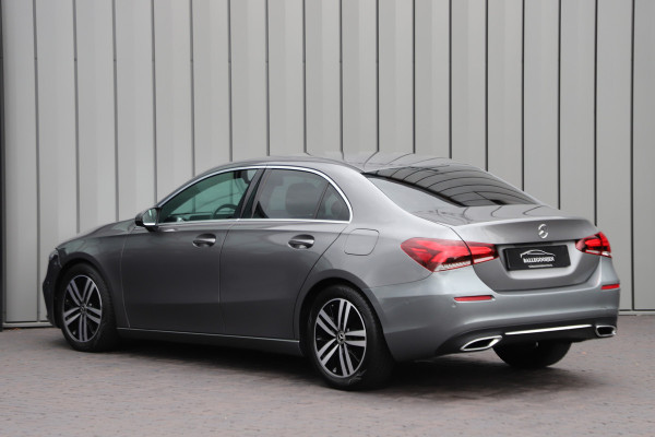 Mercedes-Benz A-Klasse 180 Business Solution Luxury | 136PK | Sfeerverlichting+ | Stoelverw. | Widescreen | Camera | Clima | Carplay | 2020.