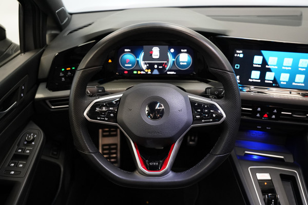 Volkswagen Golf 2.0 TSI GTI Akrapovič Panoramadak Harman&Kardon Sterrenhemel 19''LM