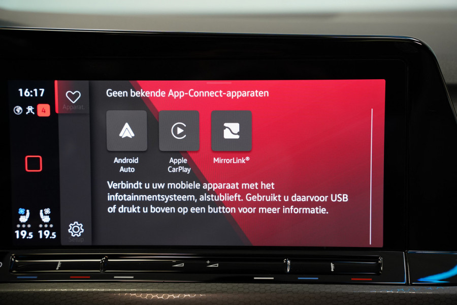 Volkswagen Golf 2.0 TSI GTI Akrapovič Panoramadak Harman&Kardon Sterrenhemel 19''LM