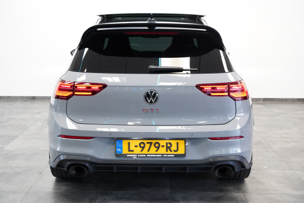 Volkswagen Golf 2.0 TSI GTI Akrapovič Panoramadak Harman&Kardon Sterrenhemel 19''LM
