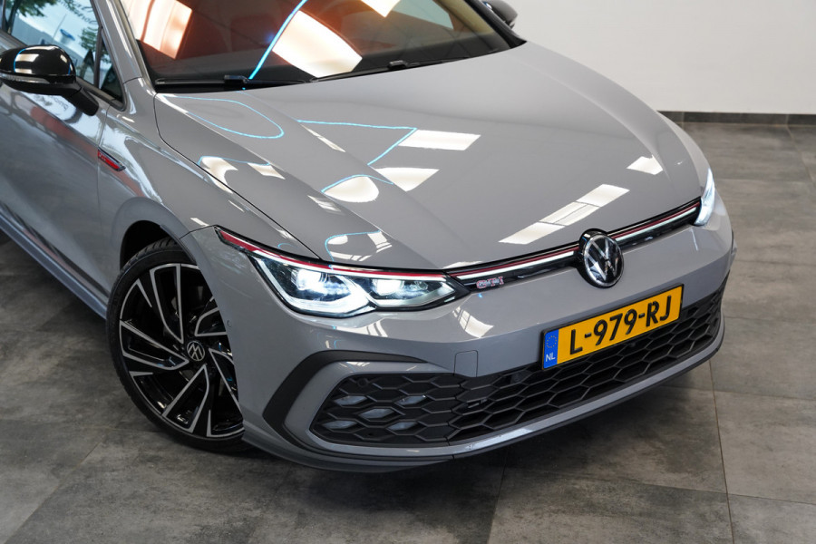 Volkswagen Golf 2.0 TSI GTI Akrapovič Panoramadak Harman&Kardon Sterrenhemel 19''LM