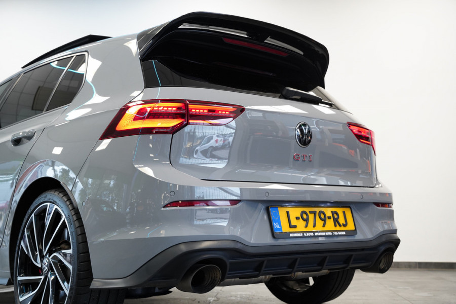 Volkswagen Golf 2.0 TSI GTI Akrapovič Panoramadak Harman&Kardon Sterrenhemel 19''LM