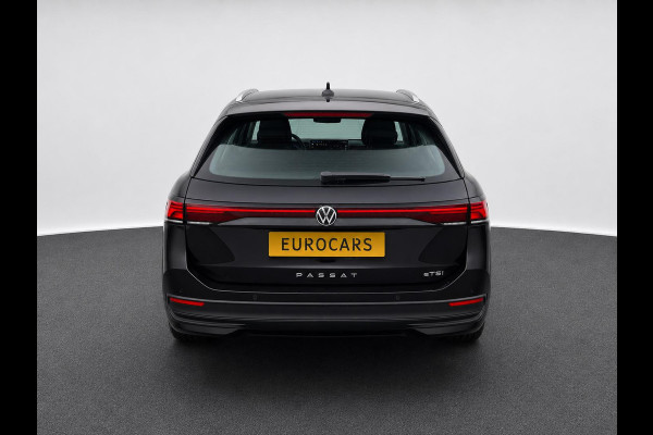 Volkswagen Passat Variant 1.5 eTSI Business Navigatie Apple Carplay Android Auto Camera Parkeerhulp Adaptive Cruise Control Stoel- en stuurverwarming  Virtual Cockpit Climate Control Lichtmetalen velgen