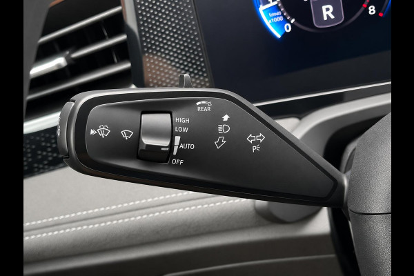 Volkswagen Passat Variant 1.5 eTSI Business Navigatie Apple Carplay Android Auto Camera Parkeerhulp Adaptive Cruise Control Stoel- en stuurverwarming  Virtual Cockpit Climate Control Lichtmetalen velgen