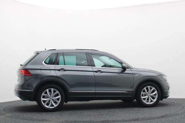 Volkswagen Tiguan 1.5 TSI ACT Highline Panoramadak, Virtual Cockpit, Apple Carplay, ACC, Camera, PDC