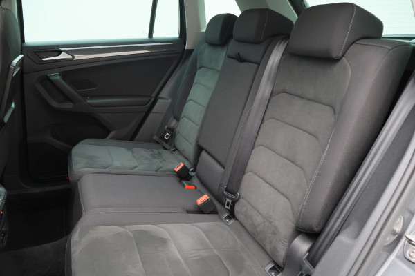 Volkswagen Tiguan 1.5 TSI ACT Highline Panoramadak, Virtual Cockpit, Apple Carplay, ACC, Camera, PDC