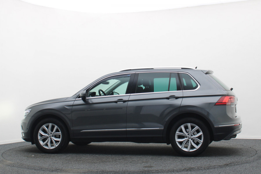 Volkswagen Tiguan 1.5 TSI ACT Highline Panoramadak, Virtual Cockpit, Apple Carplay, ACC, Camera, PDC