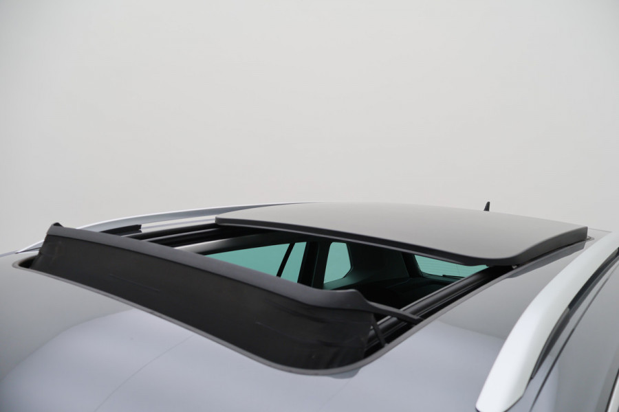 Volkswagen Tiguan 1.5 TSI ACT Highline Panoramadak, Virtual Cockpit, Apple Carplay, ACC, Camera, PDC