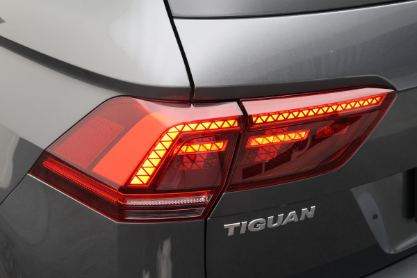 Volkswagen Tiguan 1.5 TSI ACT Highline Panoramadak, Virtual Cockpit, Apple Carplay, ACC, Camera, PDC