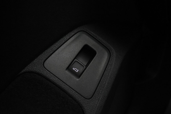 Volkswagen Tiguan 1.5 TSI ACT Highline Panoramadak, Virtual Cockpit, Apple Carplay, ACC, Camera, PDC