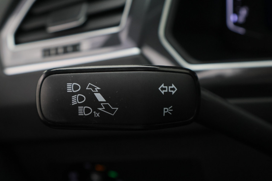 Volkswagen Tiguan 1.5 TSI ACT Highline Panoramadak, Virtual Cockpit, Apple Carplay, ACC, Camera, PDC