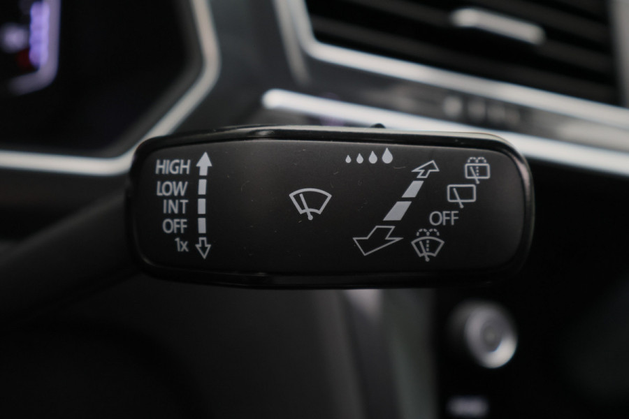 Volkswagen Tiguan 1.5 TSI ACT Highline Panoramadak, Virtual Cockpit, Apple Carplay, ACC, Camera, PDC