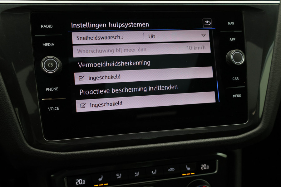 Volkswagen Tiguan 1.5 TSI ACT Highline Panoramadak, Virtual Cockpit, Apple Carplay, ACC, Camera, PDC