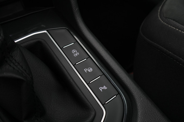 Volkswagen Tiguan 1.5 TSI ACT Highline Panoramadak, Virtual Cockpit, Apple Carplay, ACC, Camera, PDC