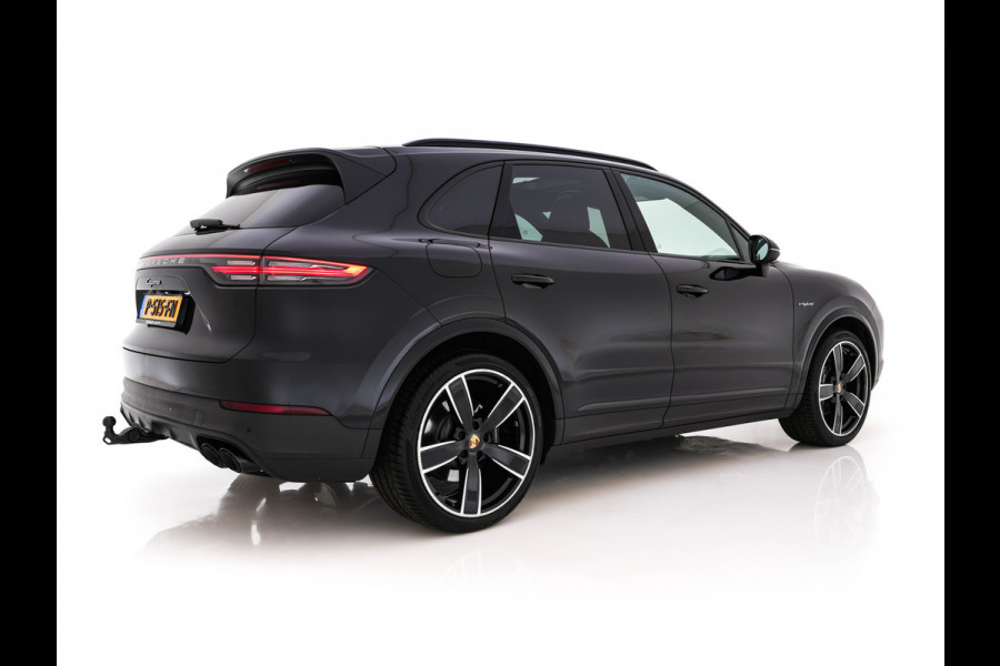 Porsche Cayenne 3.0 E-Hybrid (Plug-in) {SoH-100%} (INCL.BTW) *PANO | LEATHER | FULL-LED | SPORT-CHRONO | MEMORY-PACK | BOSE-SOUND | TOP-VIEW | HEATED-COMFORTSEATS | NAVI-FULLAMP | PRIVACY-GLASS | SHIFT-PADDLES | 22''ALU | TOWBAR*