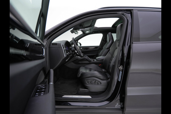Porsche Cayenne 3.0 E-Hybrid (Plug-in) {SoH-100%} (INCL.BTW) *PANO | LEATHER | FULL-LED | SPORT-CHRONO | MEMORY-PACK | BOSE-SOUND | TOP-VIEW | HEATED-COMFORTSEATS | NAVI-FULLAMP | PRIVACY-GLASS | SHIFT-PADDLES | 22''ALU | TOWBAR*