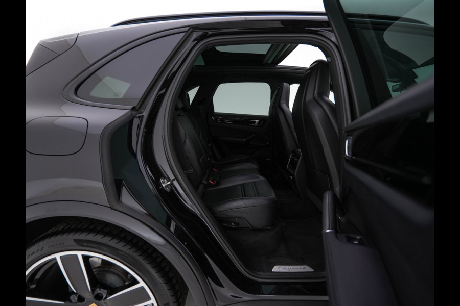 Porsche Cayenne 3.0 E-Hybrid (Plug-in) {SoH-100%} (INCL.BTW) *PANO | LEATHER | FULL-LED | SPORT-CHRONO | MEMORY-PACK | BOSE-SOUND | TOP-VIEW | HEATED-COMFORTSEATS | NAVI-FULLAMP | PRIVACY-GLASS | SHIFT-PADDLES | 22''ALU | TOWBAR*