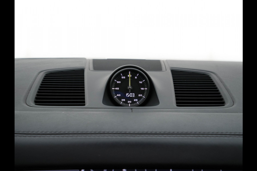 Porsche Cayenne 3.0 E-Hybrid (Plug-in) {SoH-100%} (INCL.BTW) *PANO | LEATHER | FULL-LED | SPORT-CHRONO | MEMORY-PACK | BOSE-SOUND | TOP-VIEW | HEATED-COMFORTSEATS | NAVI-FULLAMP | PRIVACY-GLASS | SHIFT-PADDLES | 22''ALU | TOWBAR*