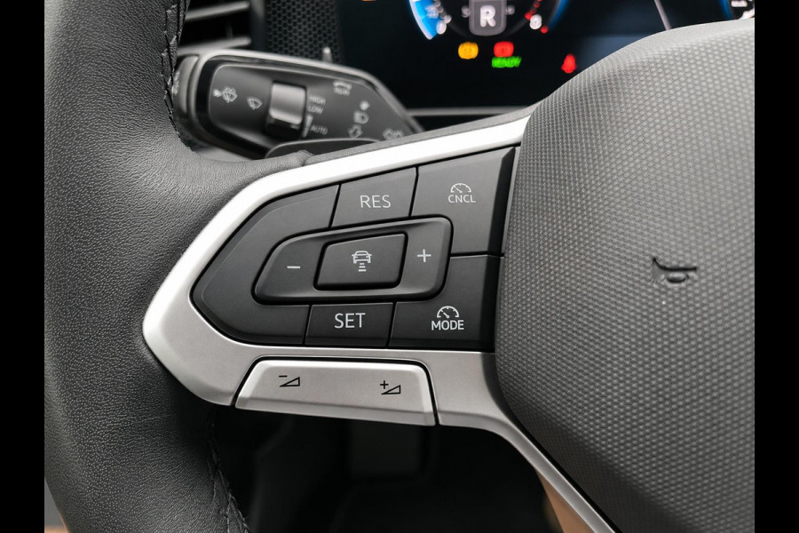 Volkswagen Passat Variant 1.5 eTSI Business Navigatie Apple Carplay Android Auto Camera Parkeerhulp Adaptive Cruise Control Stoel- en stuurverwarming  Virtual Cockpit Climate Control Lichtmetalen velgen