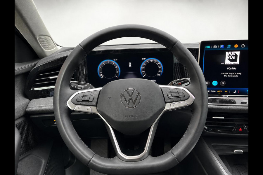 Volkswagen Passat Variant 1.5 eTSI Business Navigatie Apple Carplay Android Auto Camera Parkeerhulp Adaptive Cruise Control Stoel- en stuurverwarming  Virtual Cockpit Climate Control Lichtmetalen velgen