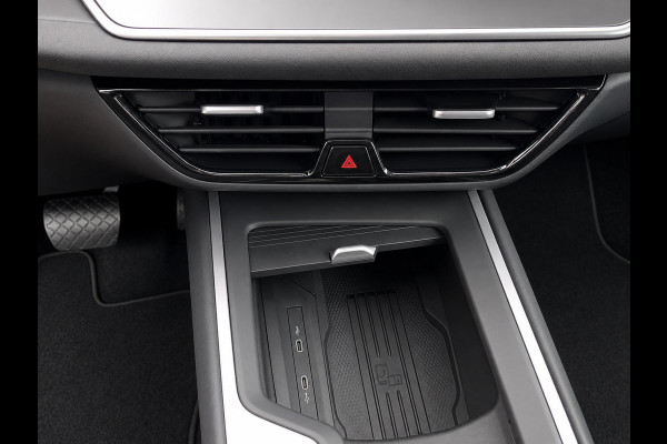 Volkswagen Passat Variant 1.5 eTSI Business Navigatie Apple Carplay Android Auto Camera Parkeerhulp Adaptive Cruise Control Stoel- en stuurverwarming  Virtual Cockpit Climate Control Lichtmetalen velgen