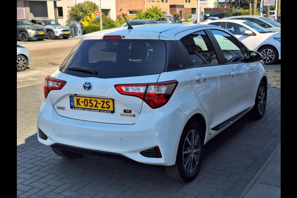 Toyota Yaris 1.5 Hybrid Y20 | Navigatie, Stoelverwarming, Lichtmetalen velgen, Privacy glass, Cruise control, Climate control