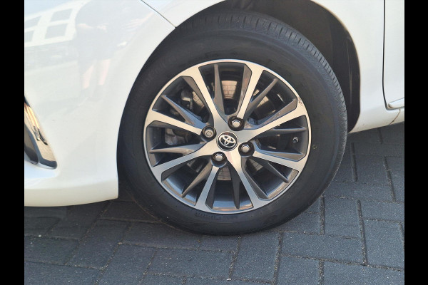Toyota Yaris 1.5 Hybrid Y20 | Navigatie, Stoelverwarming, Lichtmetalen velgen, Privacy glass, Cruise control, Climate control