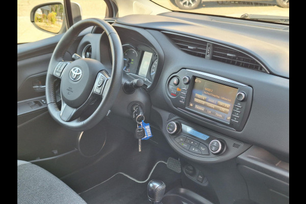 Toyota Yaris 1.5 Hybrid Y20 | Navigatie, Stoelverwarming, Lichtmetalen velgen, Privacy glass, Cruise control, Climate control