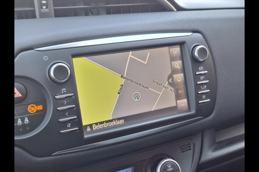 Toyota Yaris 1.5 Hybrid Y20 | Navigatie, Stoelverwarming, Lichtmetalen velgen, Privacy glass, Cruise control, Climate control