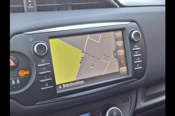 Toyota Yaris 1.5 Hybrid Y20 | Navigatie, Stoelverwarming, Lichtmetalen velgen, Privacy glass, Cruise control, Climate control