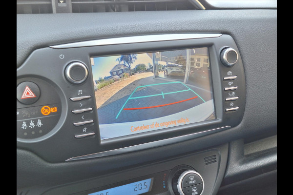 Toyota Yaris 1.5 Hybrid Y20 | Navigatie, Stoelverwarming, Lichtmetalen velgen, Privacy glass, Cruise control, Climate control