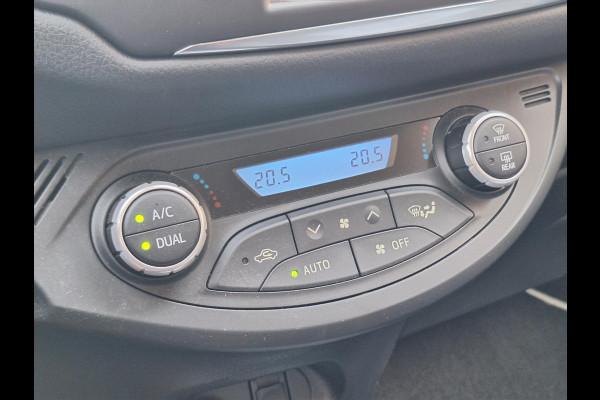 Toyota Yaris 1.5 Hybrid Y20 | Navigatie, Stoelverwarming, Lichtmetalen velgen, Privacy glass, Cruise control, Climate control