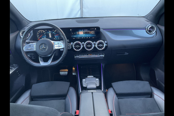 Mercedes-Benz GLA 180 Aut7 Solution AMG Pano.dak Stoel elctr+verw. Trekhaak Carplay Camera Business