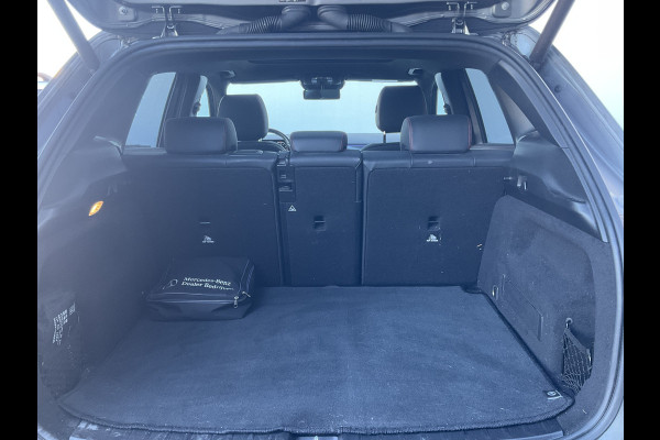 Mercedes-Benz GLA 180 Aut7 Solution AMG Pano.dak Stoel elctr+verw. Trekhaak Carplay Camera Business