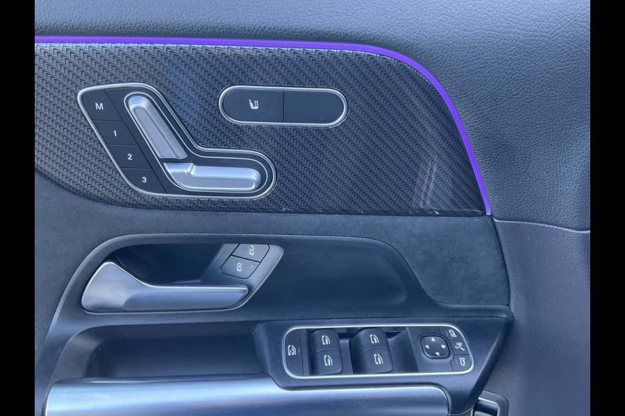Mercedes-Benz GLA 180 Aut7 Solution AMG Pano.dak Stoel elctr+verw. Trekhaak Carplay Camera Business