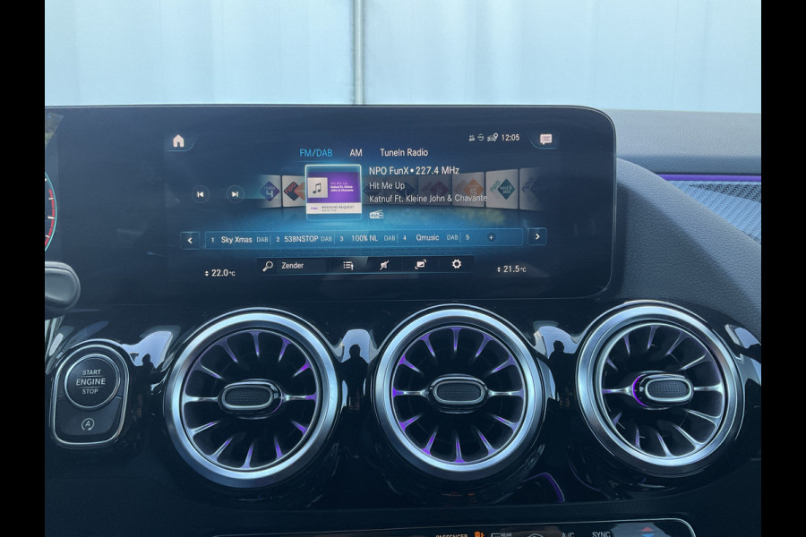 Mercedes-Benz GLA 180 Aut7 Solution AMG Pano.dak Stoel elctr+verw. Trekhaak Carplay Camera Business