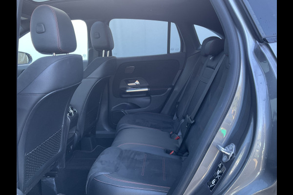Mercedes-Benz GLA 180 Aut7 Solution AMG Pano.dak Stoel elctr+verw. Trekhaak Carplay Camera Business
