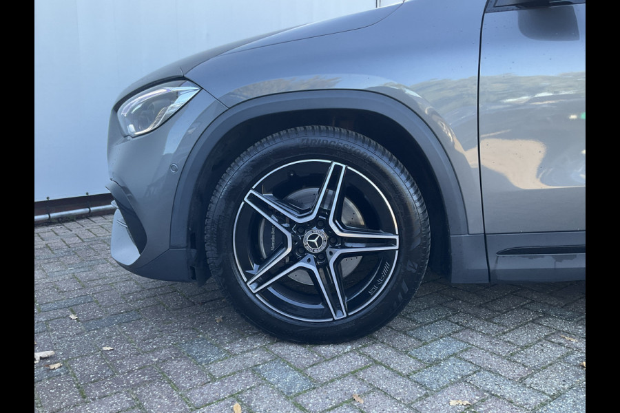 Mercedes-Benz GLA 180 Aut7 Solution AMG Pano.dak Stoel elctr+verw. Trekhaak Carplay Camera Business