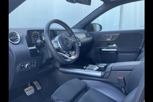 Mercedes-Benz GLA 180 Aut7 Solution AMG Pano.dak Stoel elctr+verw. Trekhaak Carplay Camera Business