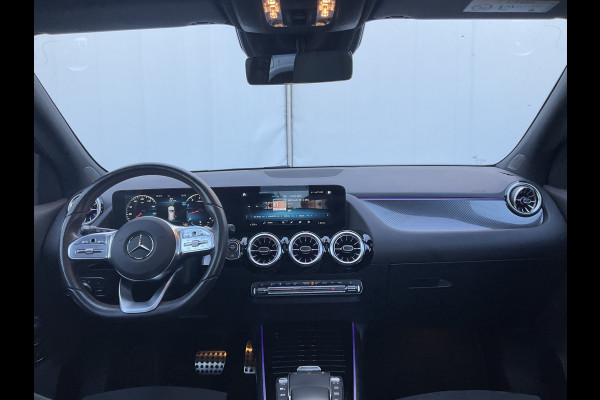 Mercedes-Benz GLA 180 Aut7 Solution AMG Pano.dak Stoel elctr+verw. Trekhaak Carplay Camera Business