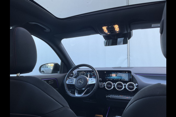 Mercedes-Benz GLA 180 Aut7 Solution AMG Pano.dak Stoel elctr+verw. Trekhaak Carplay Camera Business