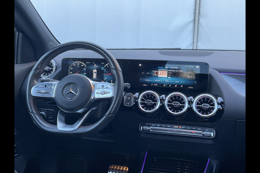Mercedes-Benz GLA 180 Aut7 Solution AMG Pano.dak Stoel elctr+verw. Trekhaak Carplay Camera Business