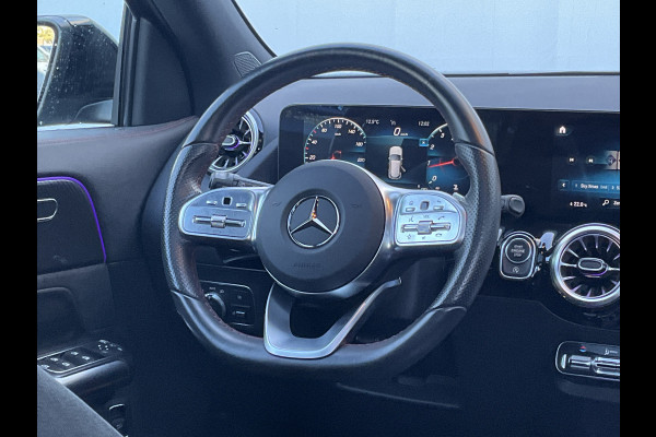 Mercedes-Benz GLA 180 Aut7 Solution AMG Pano.dak Stoel elctr+verw. Trekhaak Carplay Camera Business